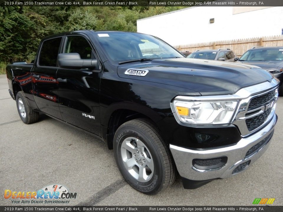 Front 3/4 View of 2019 Ram 1500 Tradesman Crew Cab 4x4 Photo #7