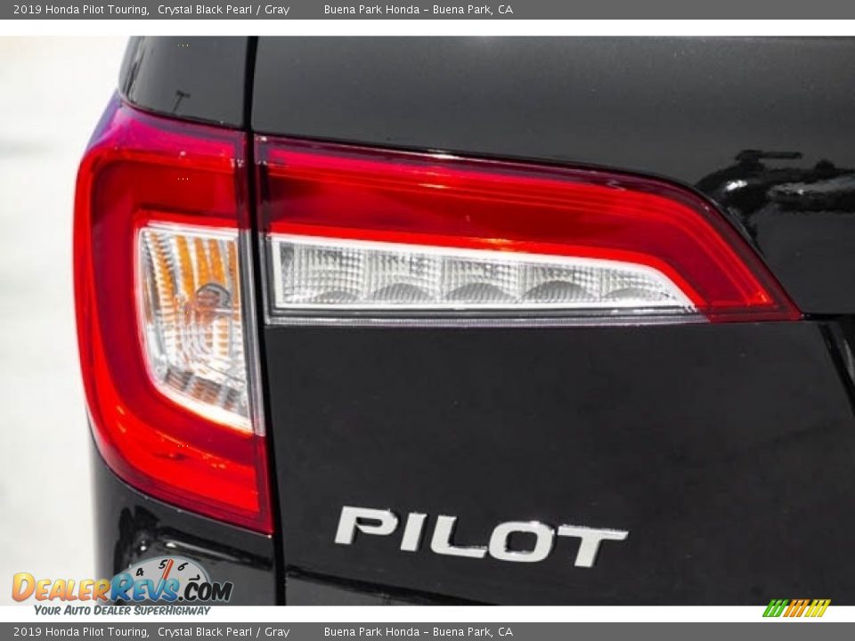 2019 Honda Pilot Touring Crystal Black Pearl / Gray Photo #7