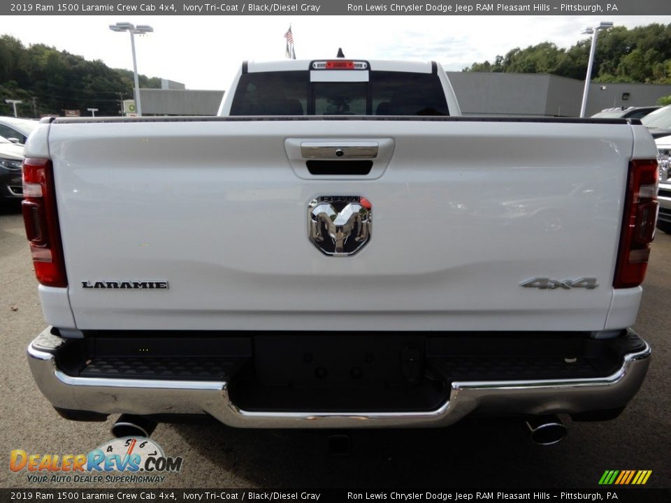 2019 Ram 1500 Laramie Crew Cab 4x4 Ivory Tri–Coat / Black/Diesel Gray Photo #4