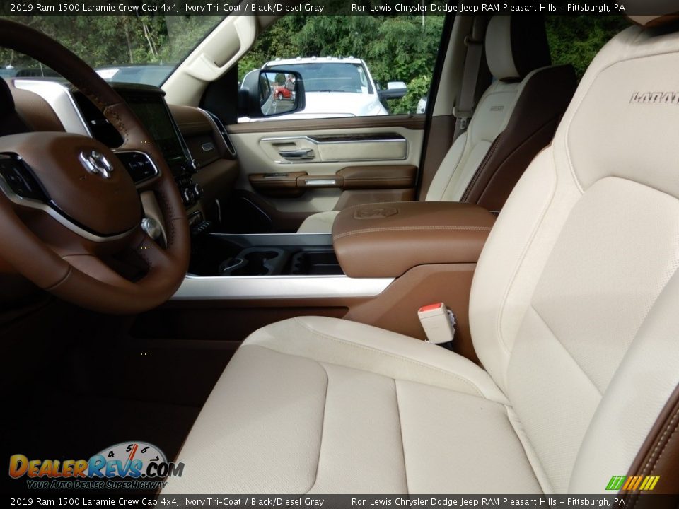 2019 Ram 1500 Laramie Crew Cab 4x4 Ivory Tri–Coat / Black/Diesel Gray Photo #10