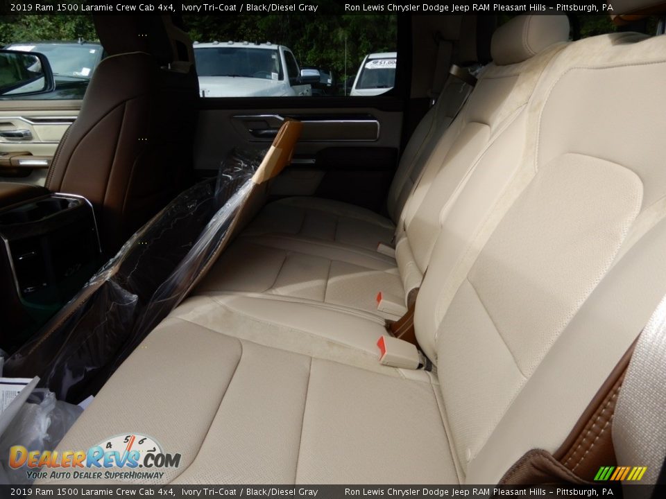 2019 Ram 1500 Laramie Crew Cab 4x4 Ivory Tri–Coat / Black/Diesel Gray Photo #11