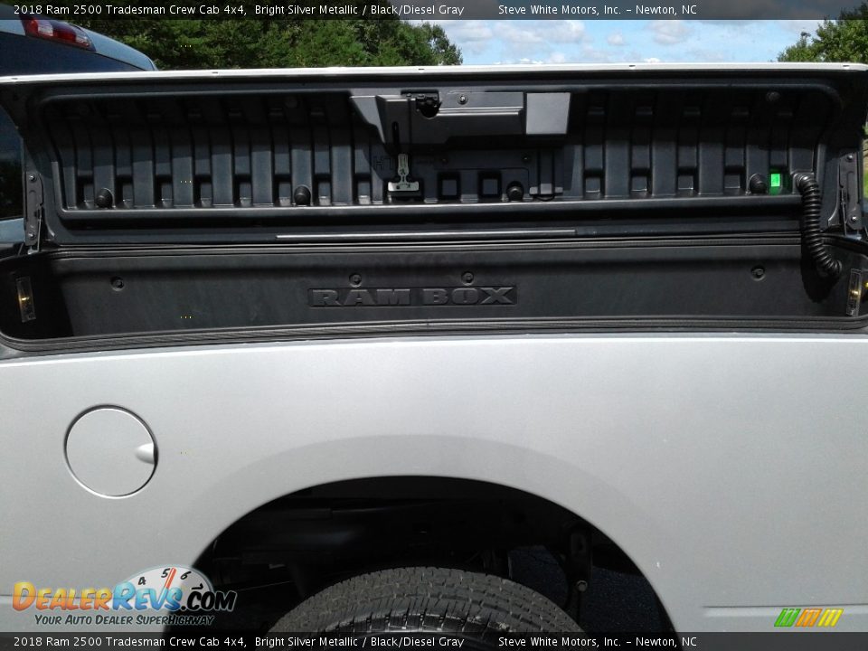 2018 Ram 2500 Tradesman Crew Cab 4x4 Bright Silver Metallic / Black/Diesel Gray Photo #12