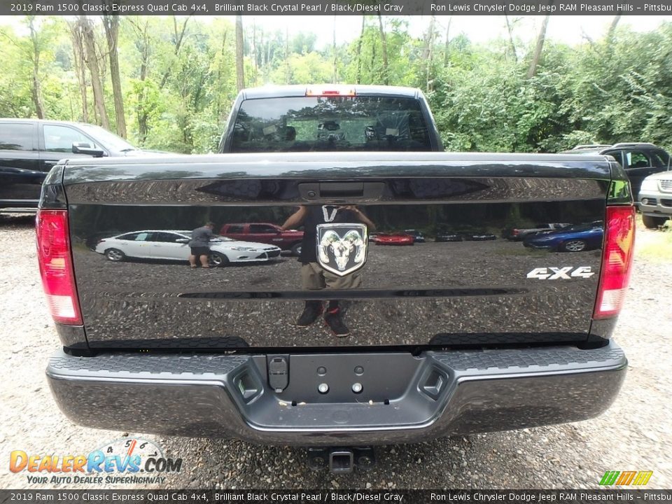 2019 Ram 1500 Classic Express Quad Cab 4x4 Brilliant Black Crystal Pearl / Black/Diesel Gray Photo #4