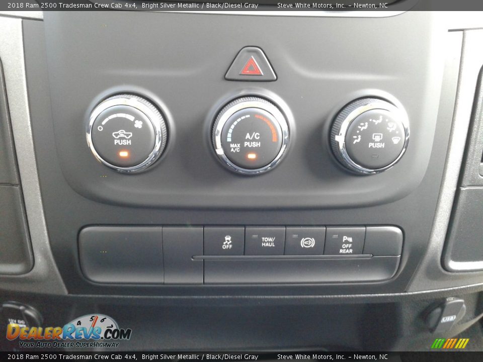 2018 Ram 2500 Tradesman Crew Cab 4x4 Bright Silver Metallic / Black/Diesel Gray Photo #22