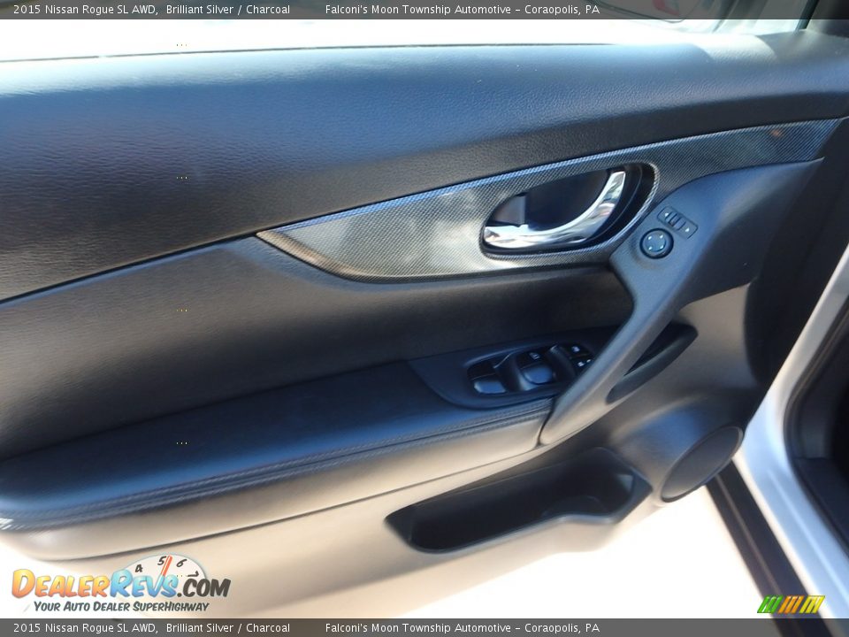 2015 Nissan Rogue SL AWD Brilliant Silver / Charcoal Photo #18