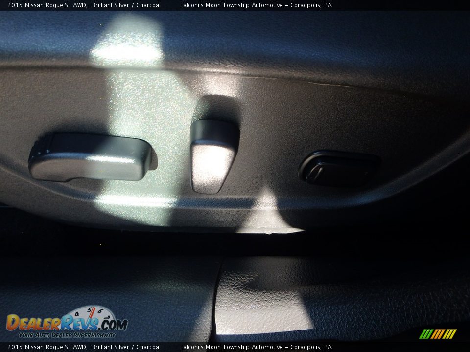 2015 Nissan Rogue SL AWD Brilliant Silver / Charcoal Photo #19