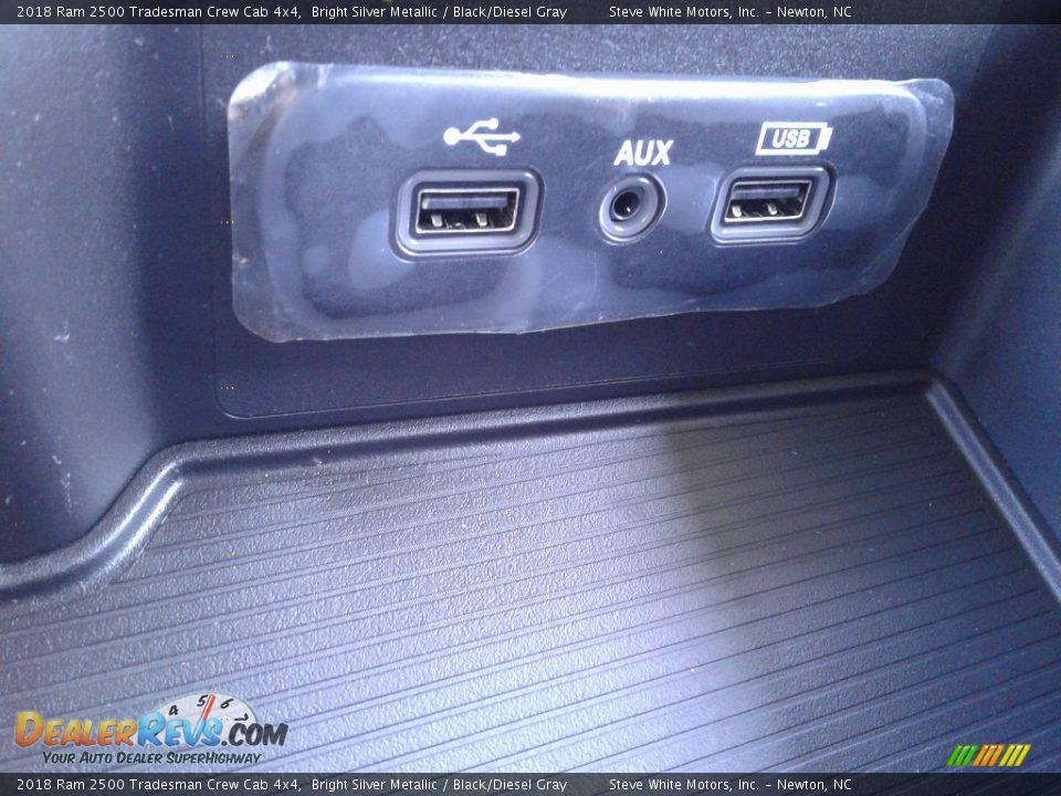 2018 Ram 2500 Tradesman Crew Cab 4x4 Bright Silver Metallic / Black/Diesel Gray Photo #25