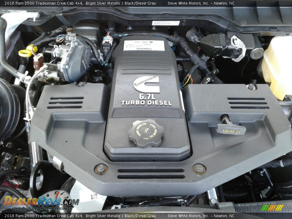 2018 Ram 2500 Tradesman Crew Cab 4x4 Bright Silver Metallic / Black/Diesel Gray Photo #28
