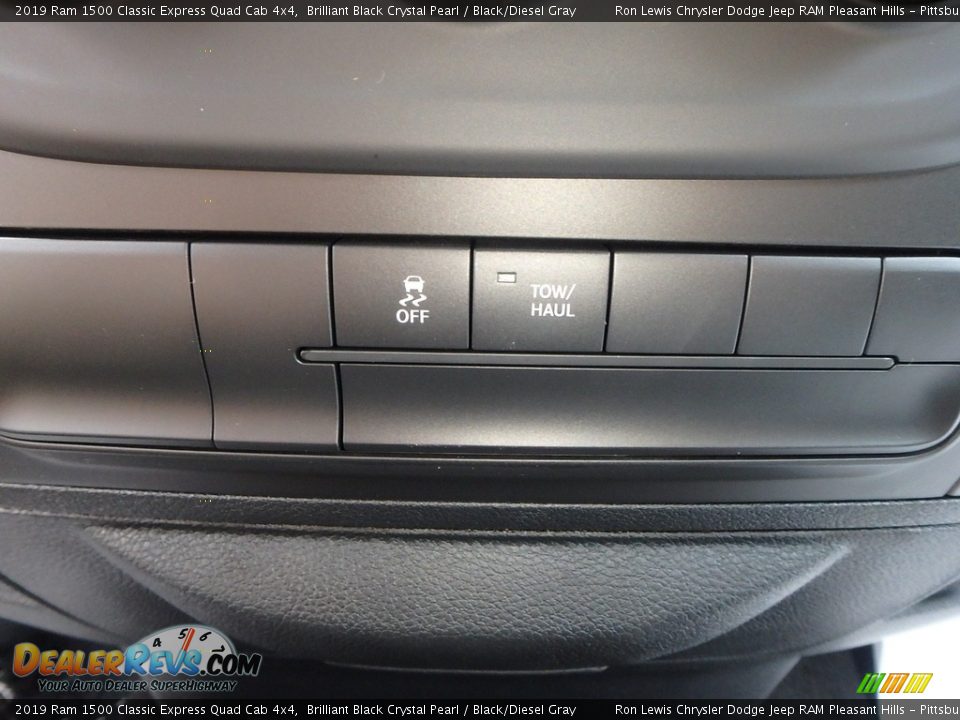 2019 Ram 1500 Classic Express Quad Cab 4x4 Brilliant Black Crystal Pearl / Black/Diesel Gray Photo #20