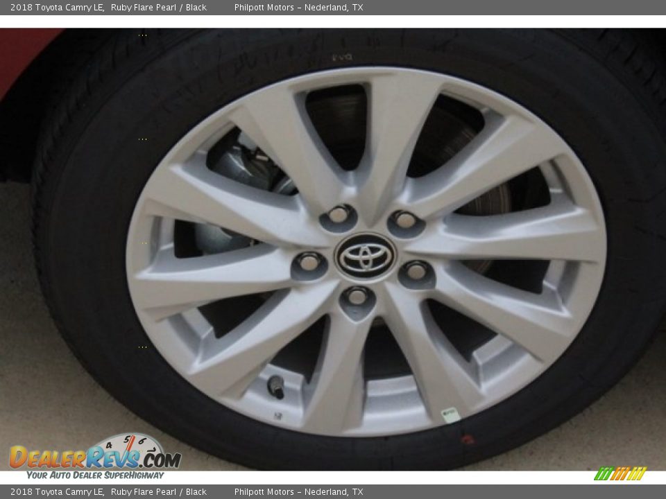 2018 Toyota Camry LE Ruby Flare Pearl / Black Photo #4