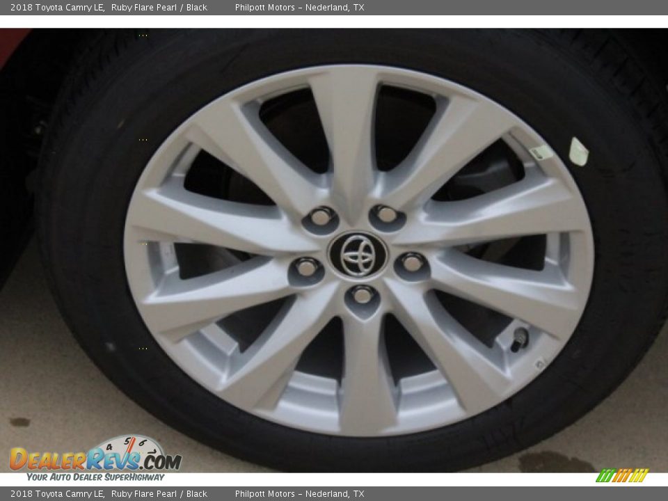 2018 Toyota Camry LE Ruby Flare Pearl / Black Photo #5