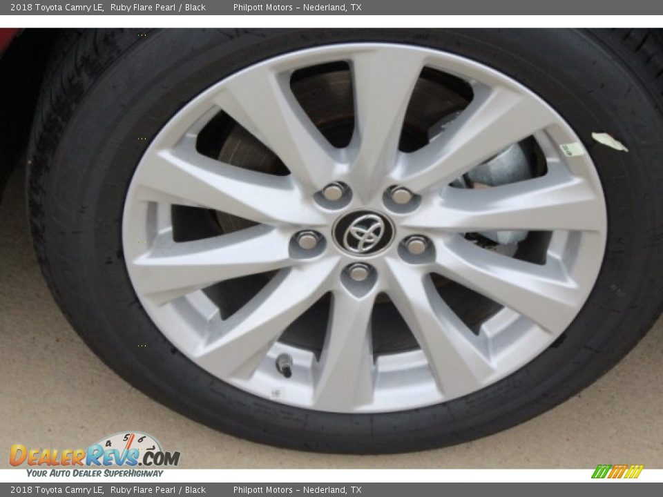 2018 Toyota Camry LE Ruby Flare Pearl / Black Photo #10