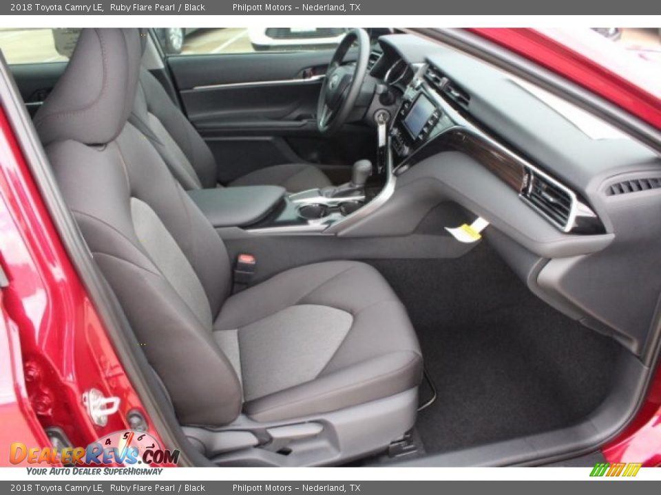 2018 Toyota Camry LE Ruby Flare Pearl / Black Photo #31