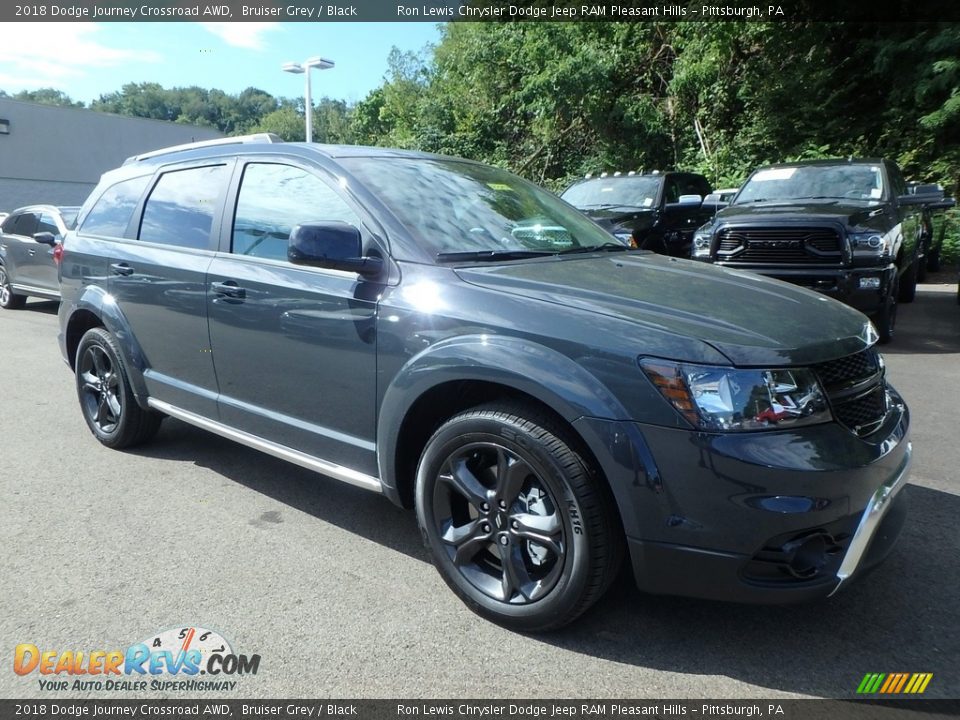 Front 3/4 View of 2018 Dodge Journey Crossroad AWD Photo #7