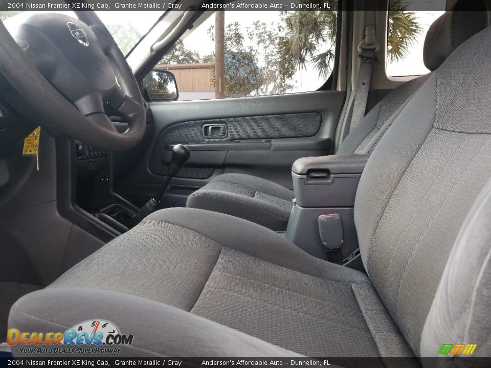 2004 Nissan Frontier XE King Cab Granite Metallic / Gray Photo #10