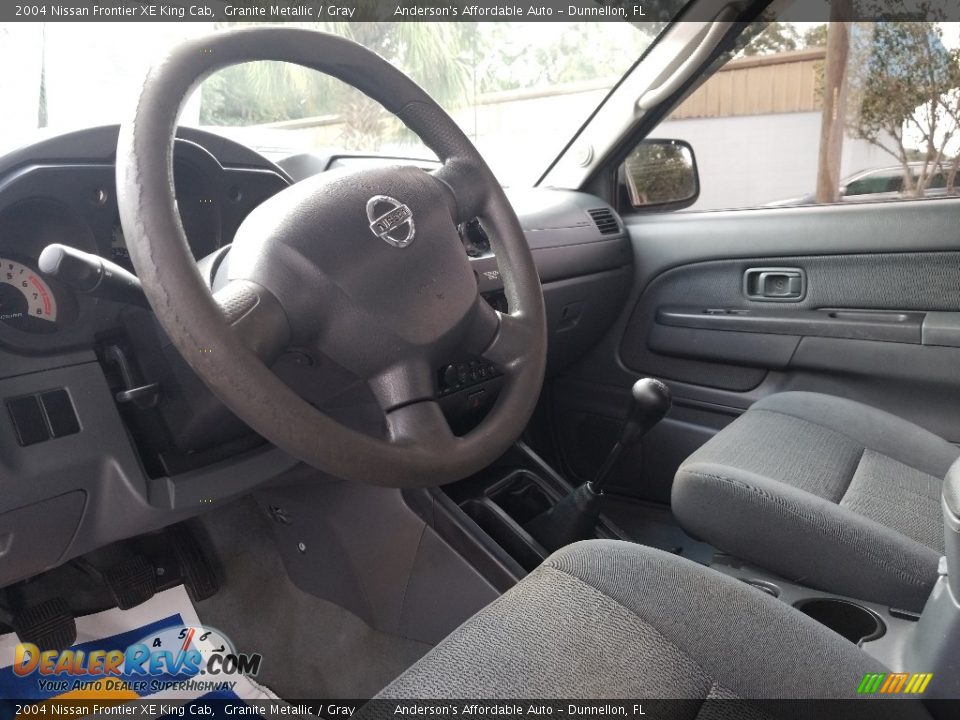 2004 Nissan Frontier XE King Cab Granite Metallic / Gray Photo #12