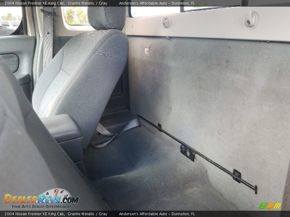 2004 Nissan Frontier XE King Cab Granite Metallic / Gray Photo #13