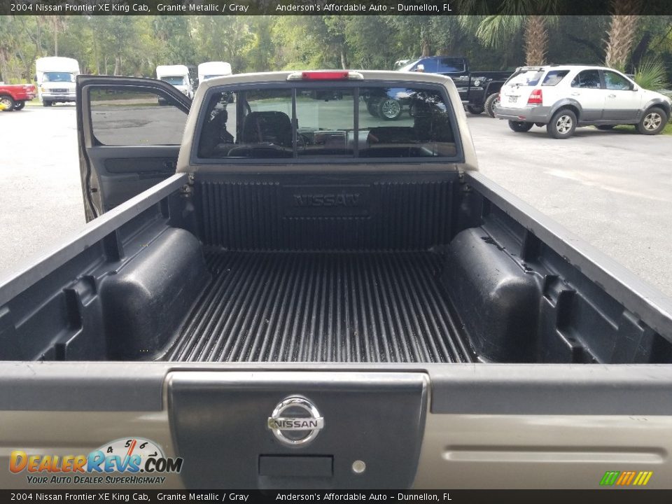 2004 Nissan Frontier XE King Cab Granite Metallic / Gray Photo #18