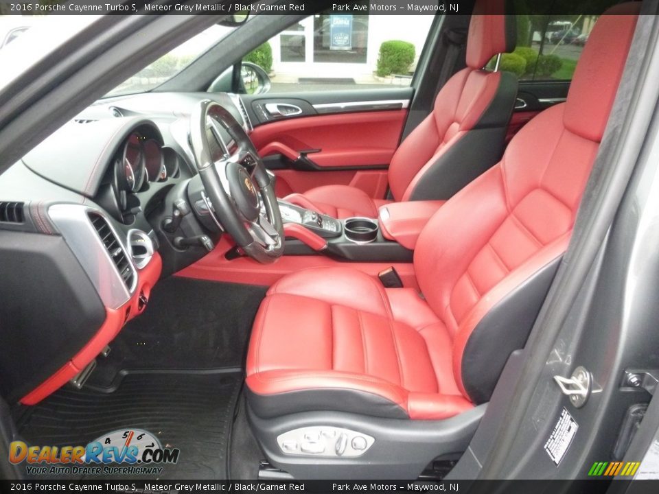 Black/Garnet Red Interior - 2016 Porsche Cayenne Turbo S Photo #12