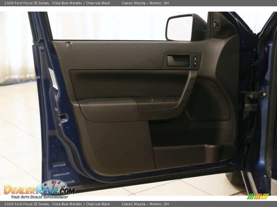 2009 Ford Focus SE Sedan Vista Blue Metallic / Charcoal Black Photo #4