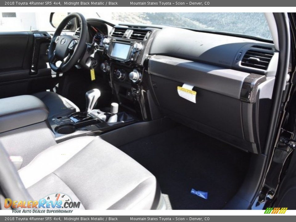 2018 Toyota 4Runner SR5 4x4 Midnight Black Metallic / Black Photo #11