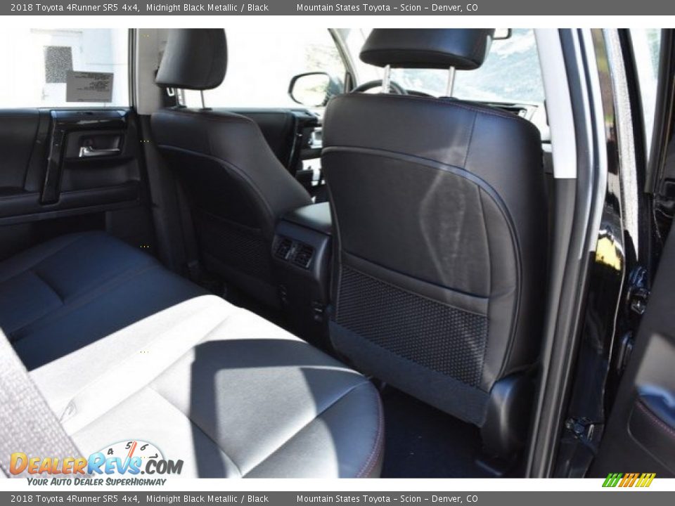 2018 Toyota 4Runner SR5 4x4 Midnight Black Metallic / Black Photo #17