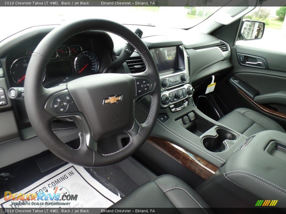 Front Seat of 2019 Chevrolet Tahoe LT 4WD Photo #18