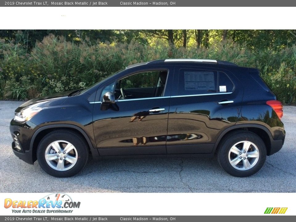 2019 Chevrolet Trax LT Mosaic Black Metallic / Jet Black Photo #2