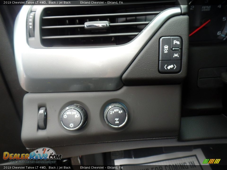 Controls of 2019 Chevrolet Tahoe LT 4WD Photo #23