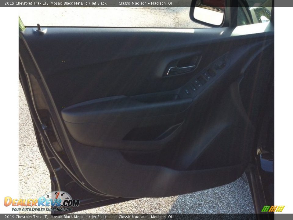 2019 Chevrolet Trax LT Mosaic Black Metallic / Jet Black Photo #7