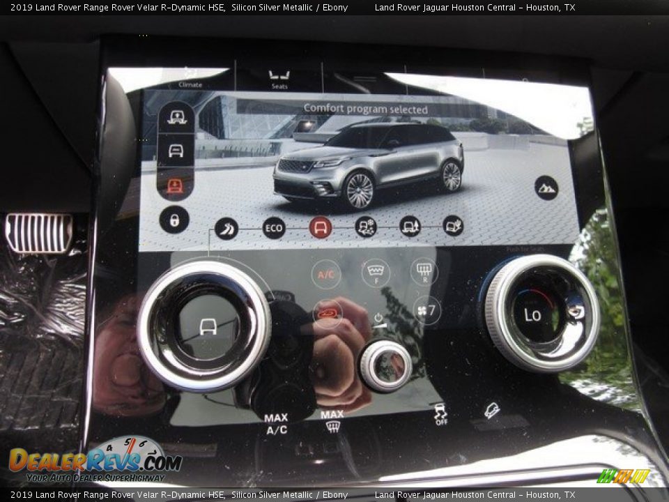 Controls of 2019 Land Rover Range Rover Velar R-Dynamic HSE Photo #34