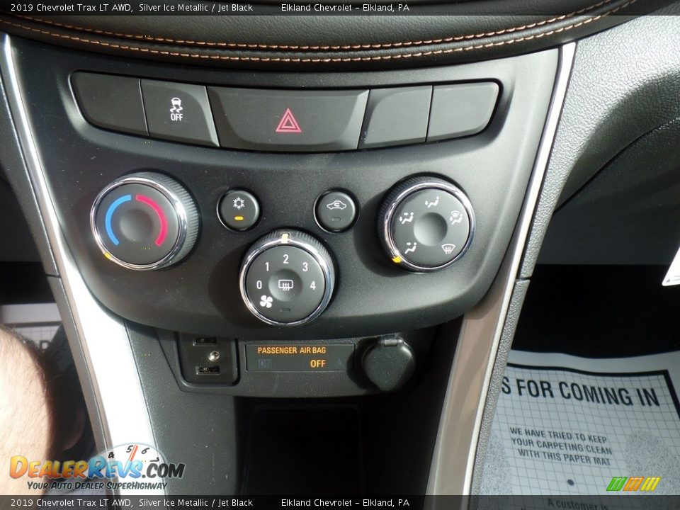 2019 Chevrolet Trax LT AWD Silver Ice Metallic / Jet Black Photo #32