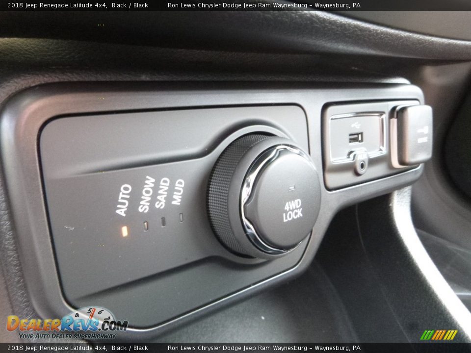 2018 Jeep Renegade Latitude 4x4 Black / Black Photo #20