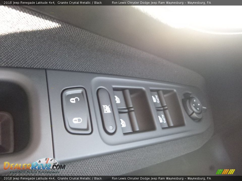 2018 Jeep Renegade Latitude 4x4 Granite Crystal Metallic / Black Photo #19