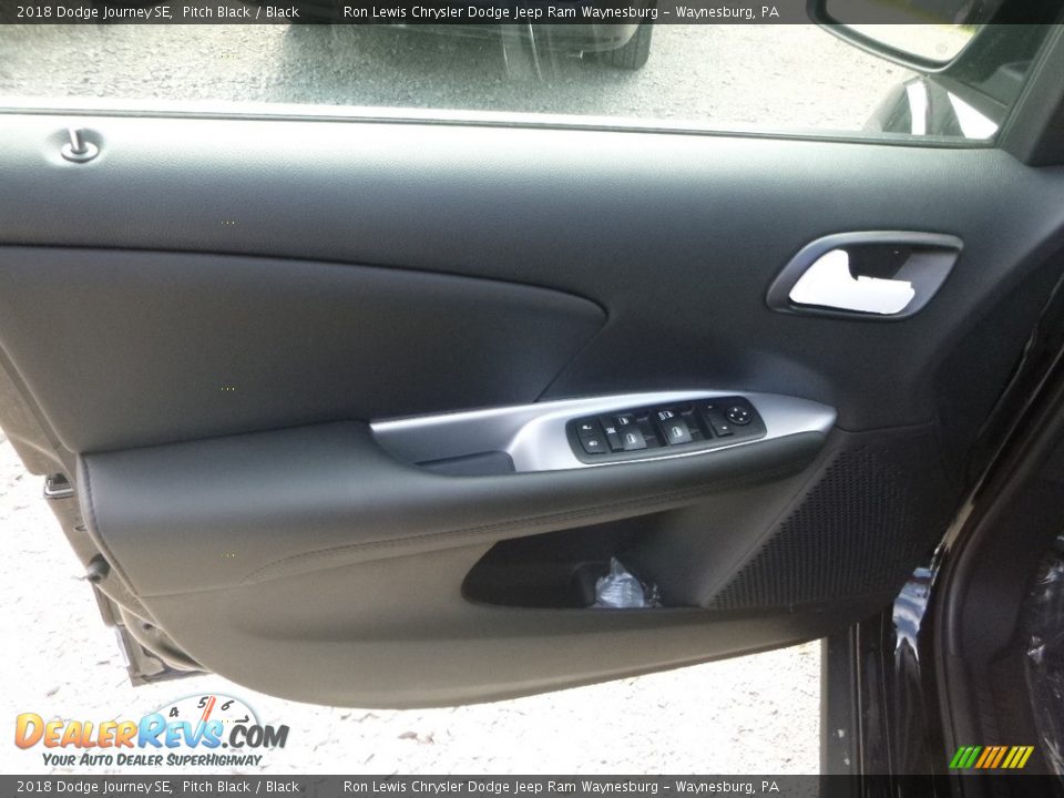 2018 Dodge Journey SE Pitch Black / Black Photo #14