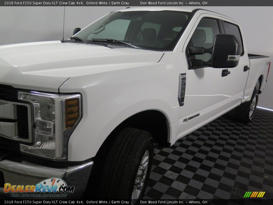 2018 Ford F250 Super Duty XLT Crew Cab 4x4 Oxford White / Earth Gray Photo #5