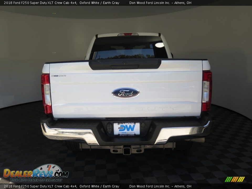 2018 Ford F250 Super Duty XLT Crew Cab 4x4 Oxford White / Earth Gray Photo #9