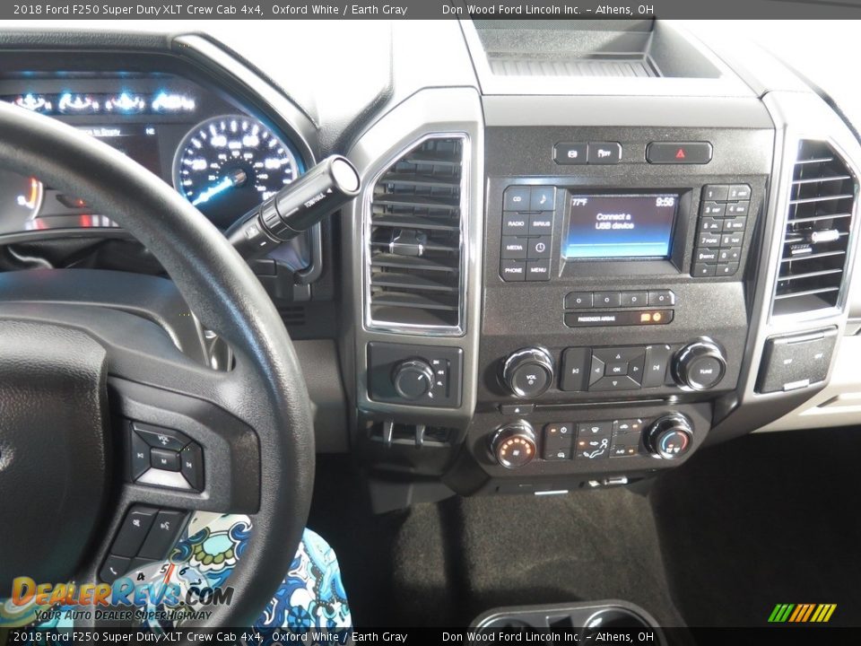 2018 Ford F250 Super Duty XLT Crew Cab 4x4 Oxford White / Earth Gray Photo #22