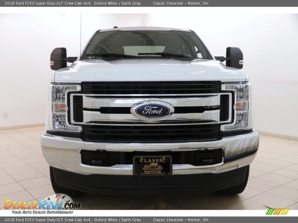 2018 Ford F250 Super Duty XLT Crew Cab 4x4 Oxford White / Earth Gray Photo #2