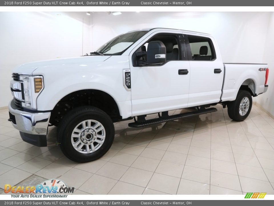2018 Ford F250 Super Duty XLT Crew Cab 4x4 Oxford White / Earth Gray Photo #3