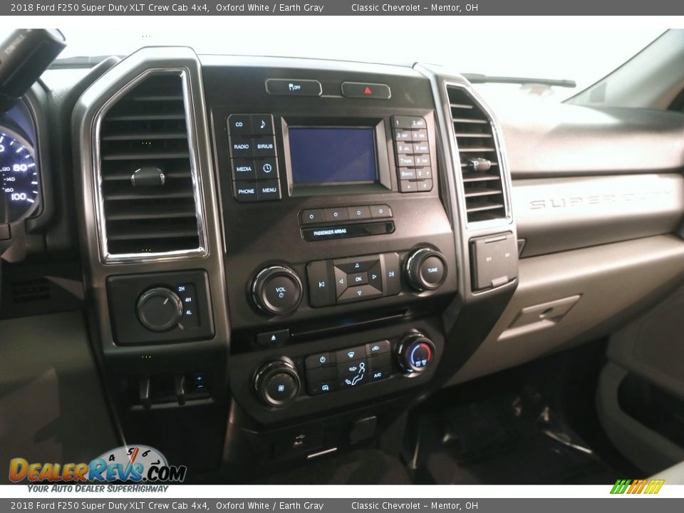 2018 Ford F250 Super Duty XLT Crew Cab 4x4 Oxford White / Earth Gray Photo #12