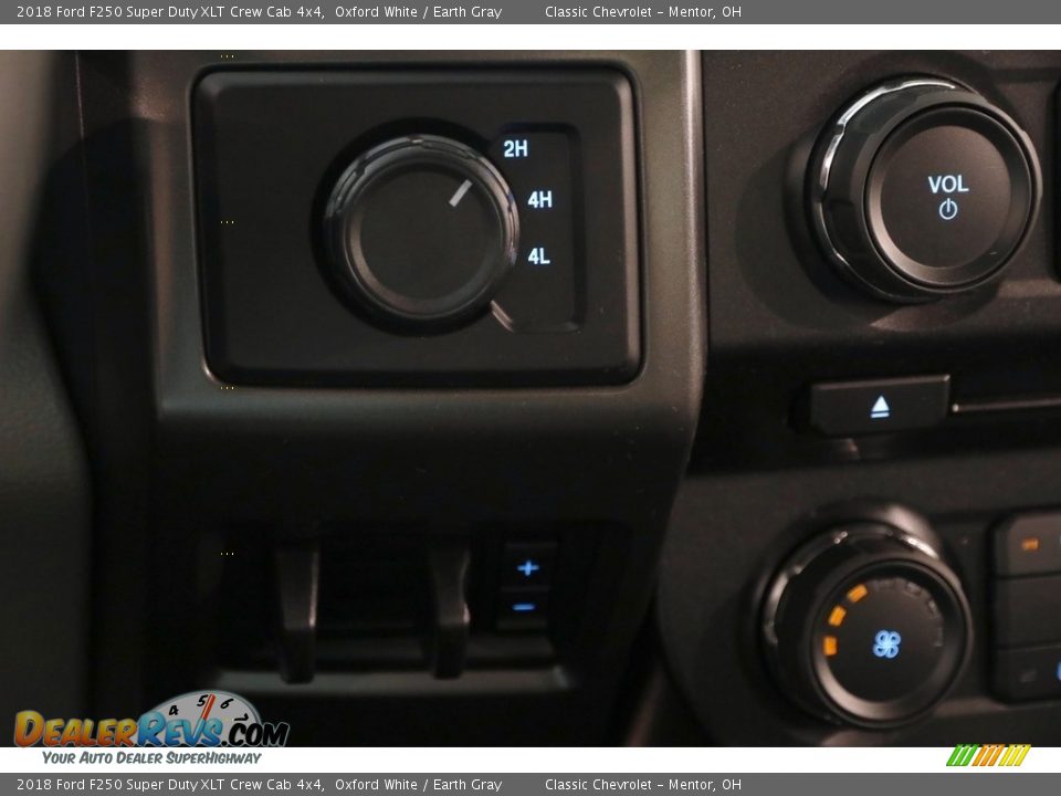 2018 Ford F250 Super Duty XLT Crew Cab 4x4 Oxford White / Earth Gray Photo #18