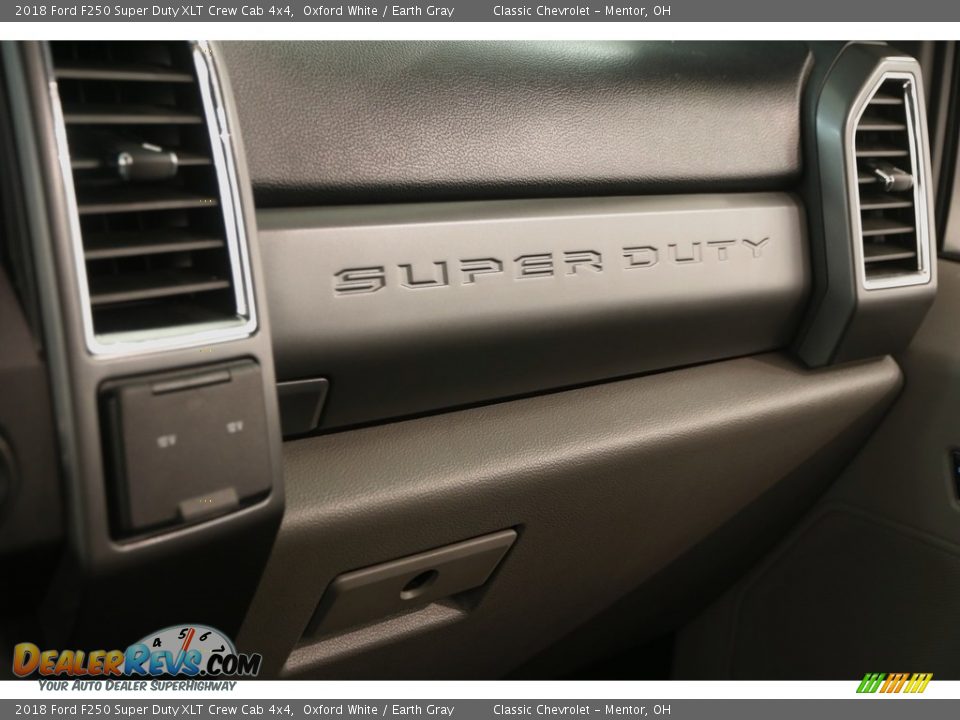 2018 Ford F250 Super Duty XLT Crew Cab 4x4 Oxford White / Earth Gray Photo #19