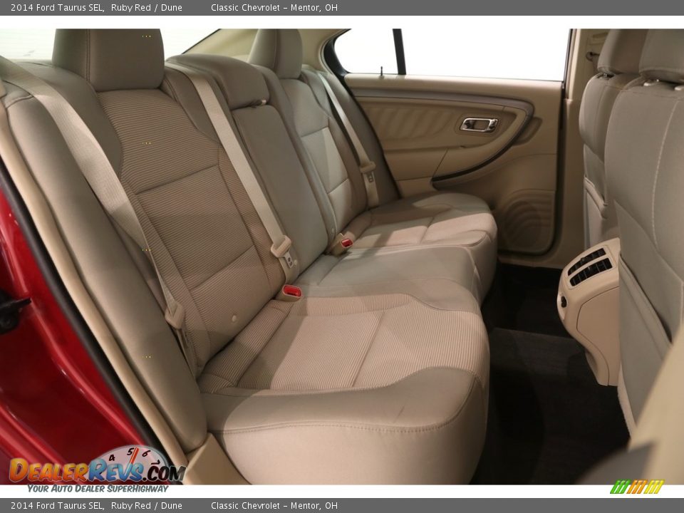 2014 Ford Taurus SEL Ruby Red / Dune Photo #24