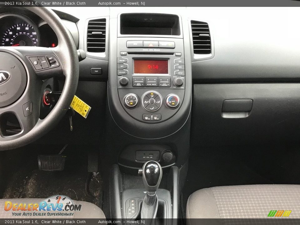 2013 Kia Soul 1.6 Clear White / Black Cloth Photo #12