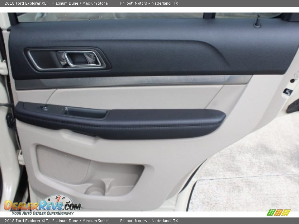 2018 Ford Explorer XLT Platinum Dune / Medium Stone Photo #30