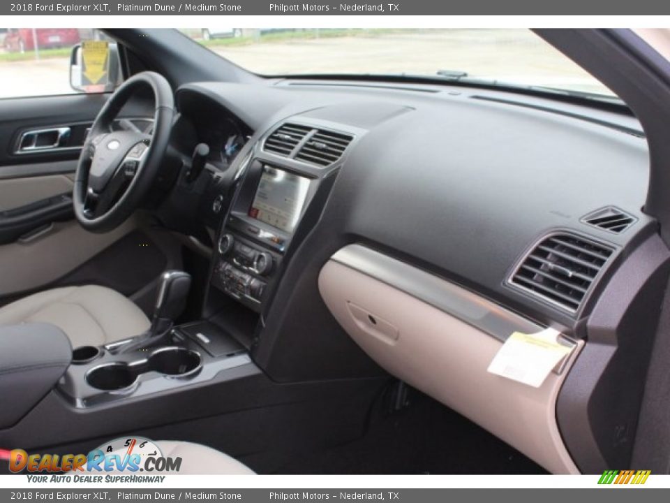 2018 Ford Explorer XLT Platinum Dune / Medium Stone Photo #33