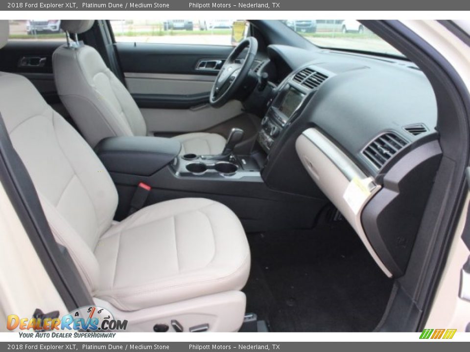 2018 Ford Explorer XLT Platinum Dune / Medium Stone Photo #34