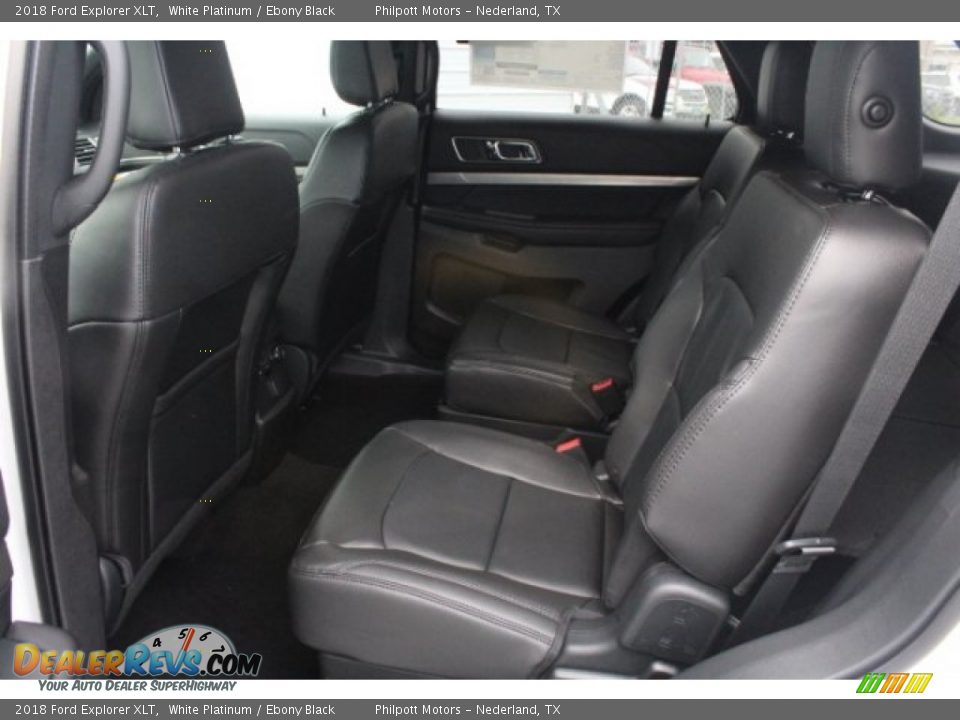 2018 Ford Explorer XLT White Platinum / Ebony Black Photo #25
