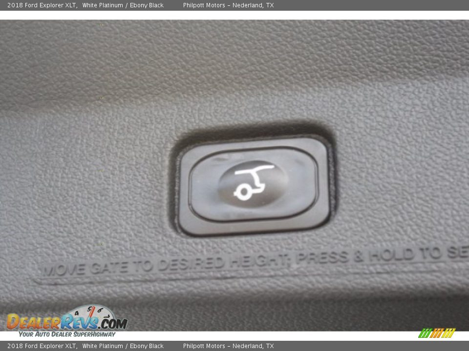 2018 Ford Explorer XLT White Platinum / Ebony Black Photo #29